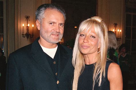 gianni and donatella versace red carpet|gianni versace sister pics.